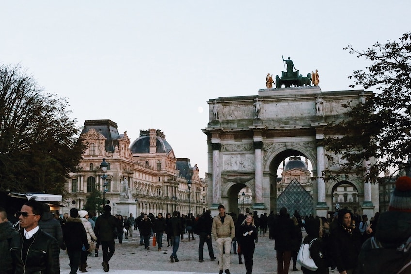 Paris: City Center Walking Tour w/ Notre Dame 12 guests 2,5h 5