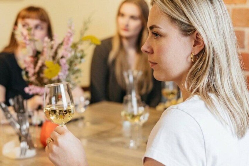 Private Champagne & Gourmet Food Tour in Le Marais 1