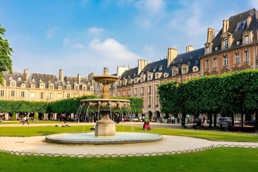 Private Champagne & Gourmet Food Tour in Le Marais 4