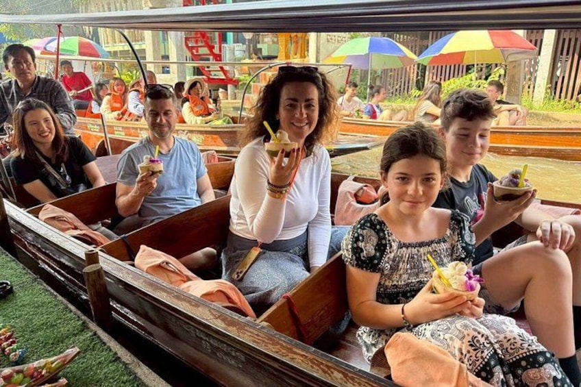Private Tour to Railway Market, Floating Market and Temples 2