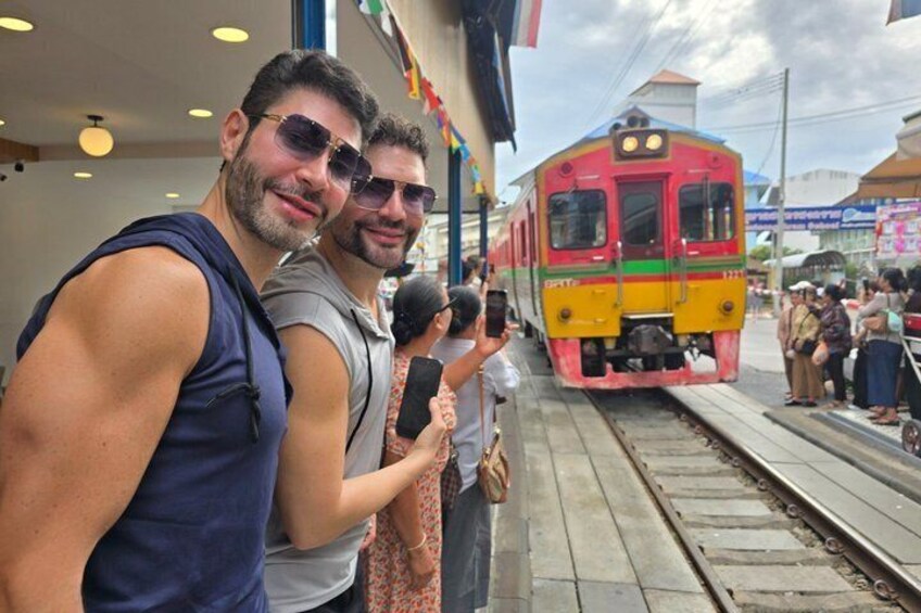 Private Tour to Railway and Floating Markets with Thai desserts 1