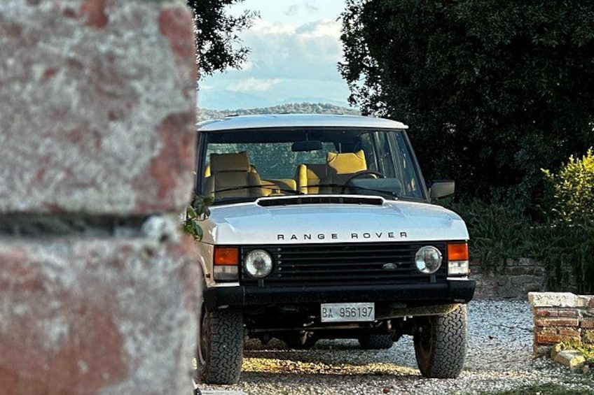 Range Rover Tour with Picnic in a Traditional Farmhouse 2