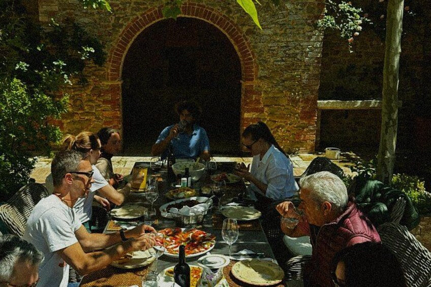 Range Rover Tour with Picnic in a Traditional Farmhouse 4