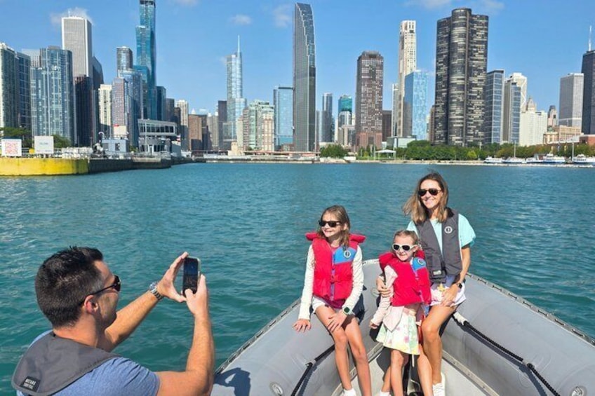 Small-Group Sightseeing Boat Tour in Chicago 4
