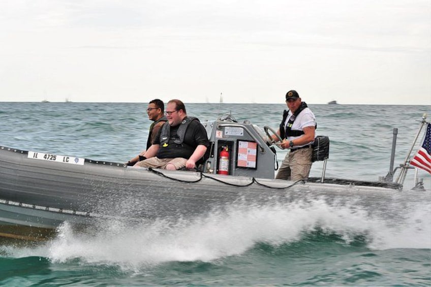 Small-Group Sightseeing Boat Tour in Chicago 3