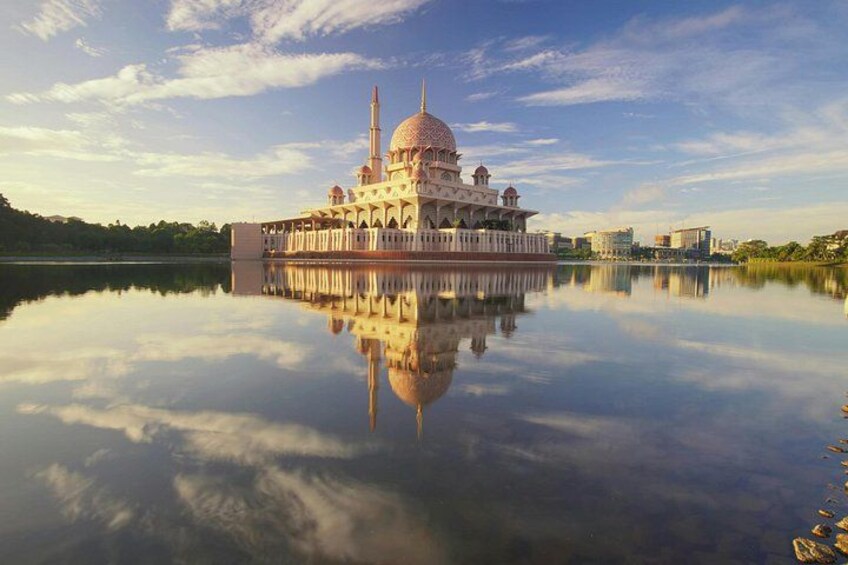 Private Putrajaya Tour with Lake Cruise Ticket Half Day 1