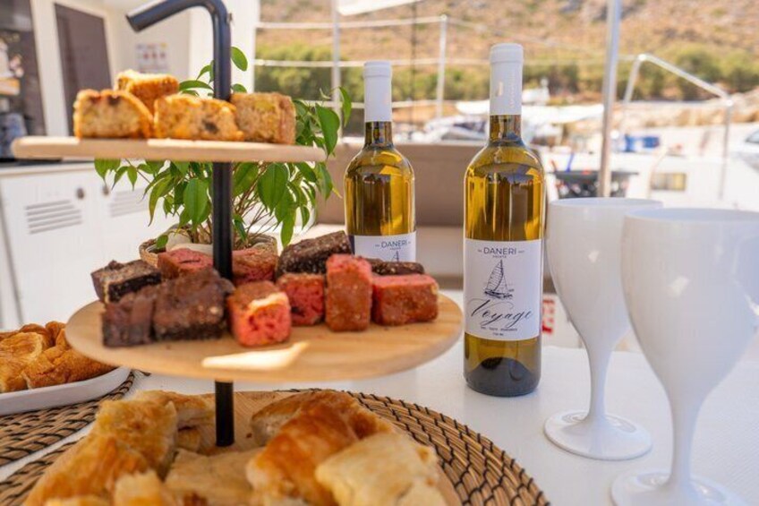 Elafonisi Premium Catamaran Cruise: Meal, Drinks, Transfer 5