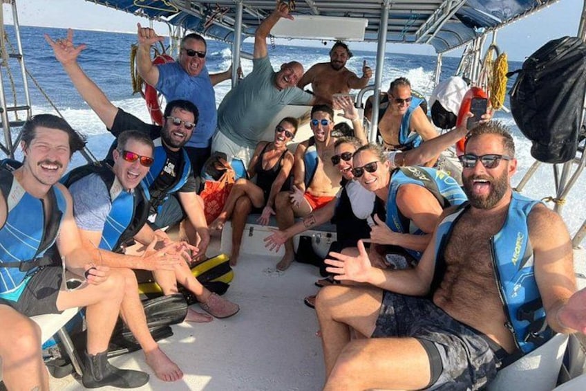 A group of travelers on route to Bayada 2