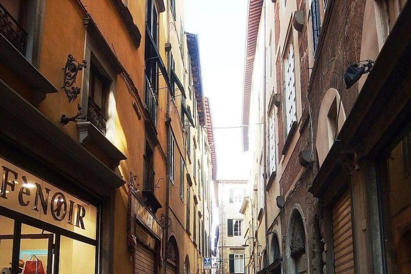 Private Walk through the Lucca Walls 4