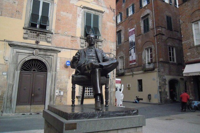Private Walk through the Lucca Walls 5