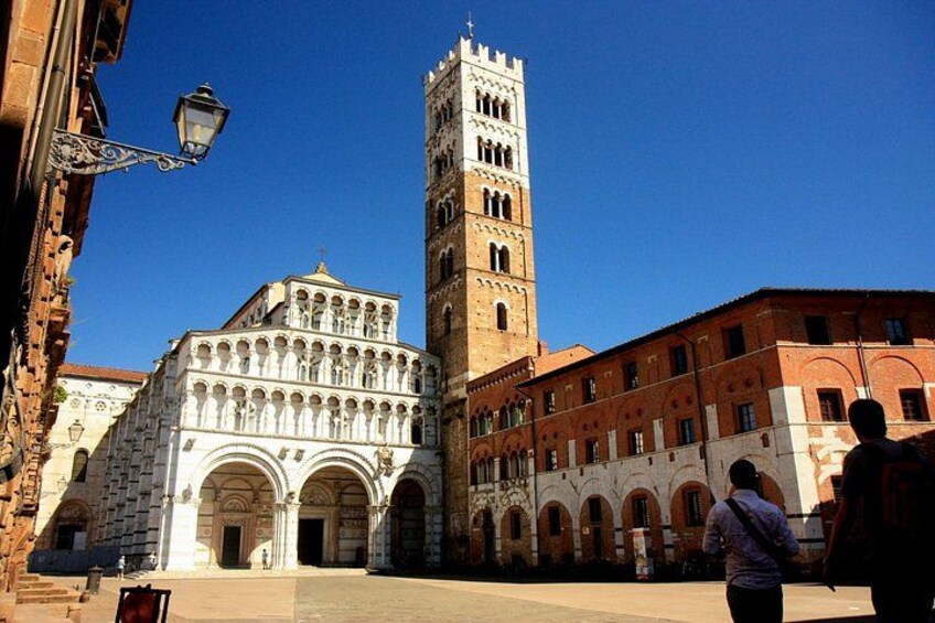 Private Walk through the Lucca Walls 3