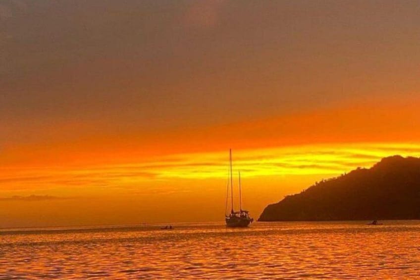 Sunset on Santa Marta Bay Sailboat 3