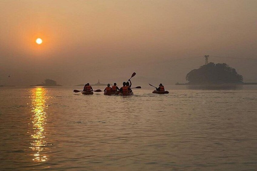 Sunset Kayaking in Brahmaputra River 4