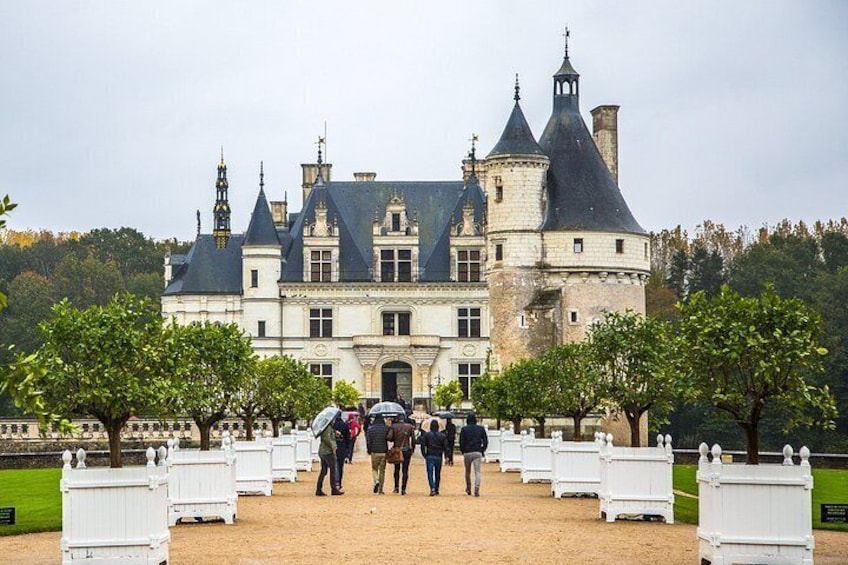 2 Loire Castles Chambord & Chenonceau - with Hotel Pick Up 2