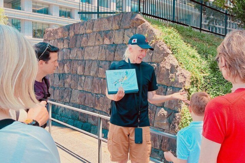 Tokyo Imperial Palace Expert History Tour by Longtime Resident 3