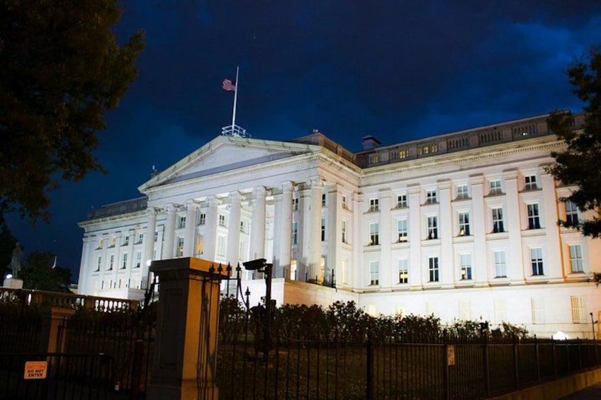American Monuments Moonlight Night Guided Open-Air Cruiser Tour 5