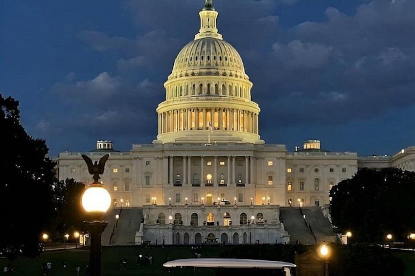 American Monuments Moonlight Night Guided Open-Air Cruiser Tour 3