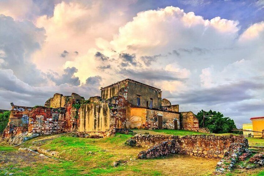 Discover Colonial Santo Domingo by TukTuk in 45 Minutes 3