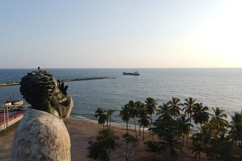 Discover Colonial Santo Domingo by TukTuk in 45 Minutes 2