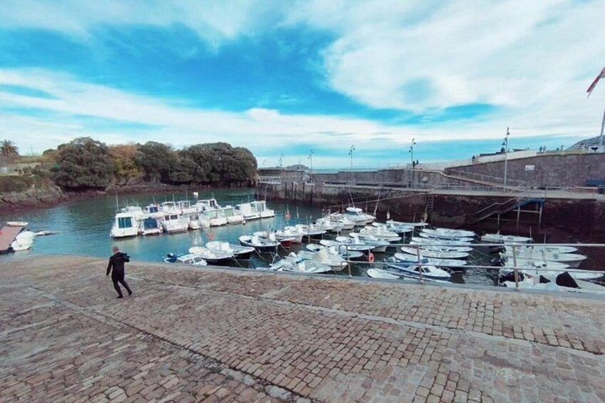 Gaztelugatxe and Basque Tour Mundaka and Gernika from Bilbao 4