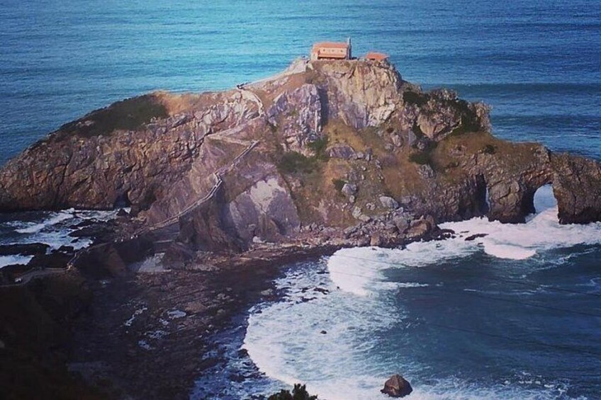 Gaztelugatxe and Basque Tour Mundaka and Gernika from Bilbao 1