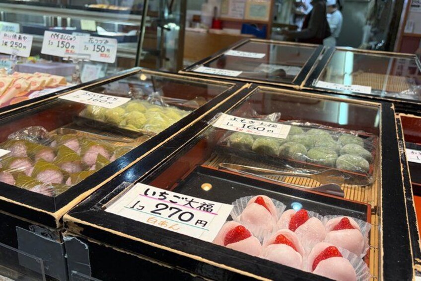 Kobe Food Tour: 10 dishes at Market/Chinatown; Kobe Beef Included 5