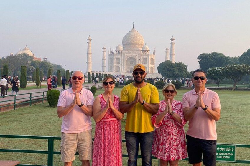 Same Day Taj Mahal Tour by Car from Delhi 3