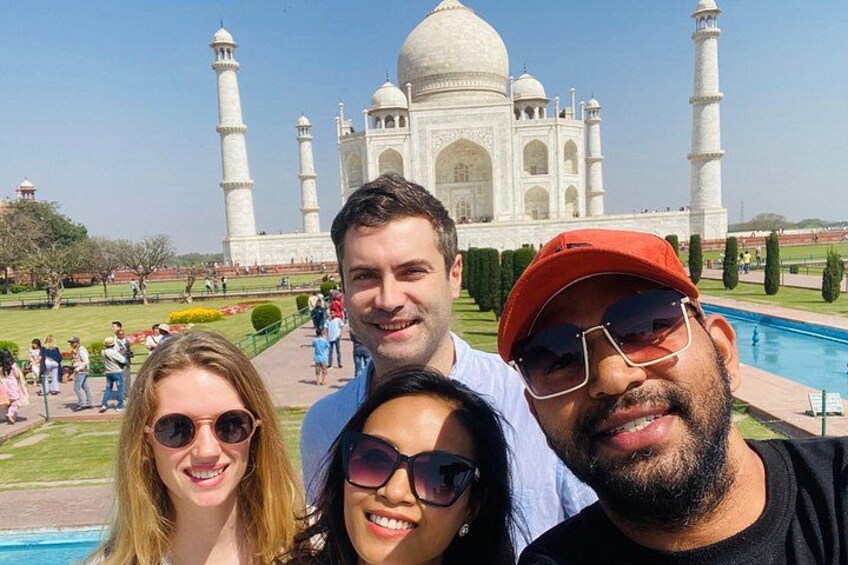 Same Day Taj Mahal Tour by Car from Delhi 4