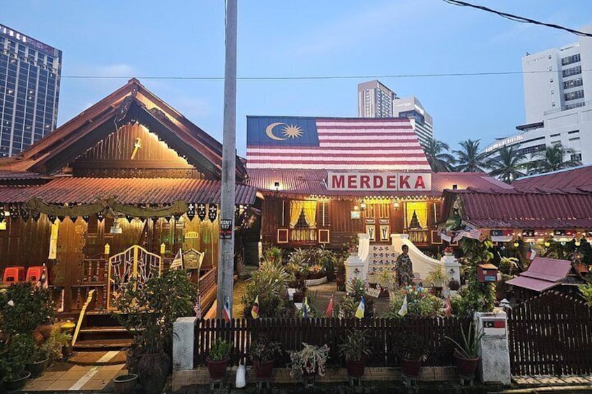 Melaka Meals Food Tour with 15+ Tastings 3