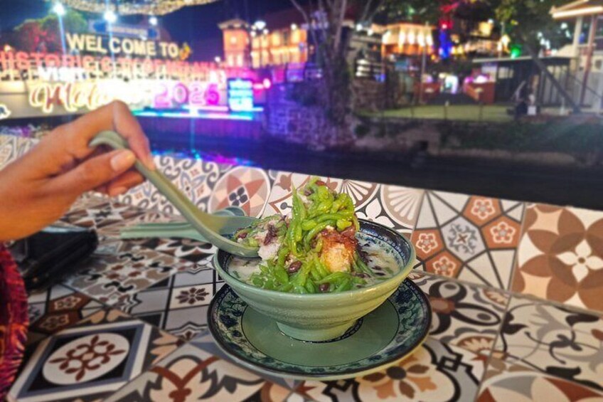 Melaka Meals Food Tour with 15+ Tastings 3