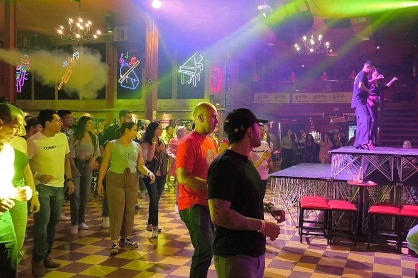 Inclusing a public salsa class at La Topa Tolondra. 3