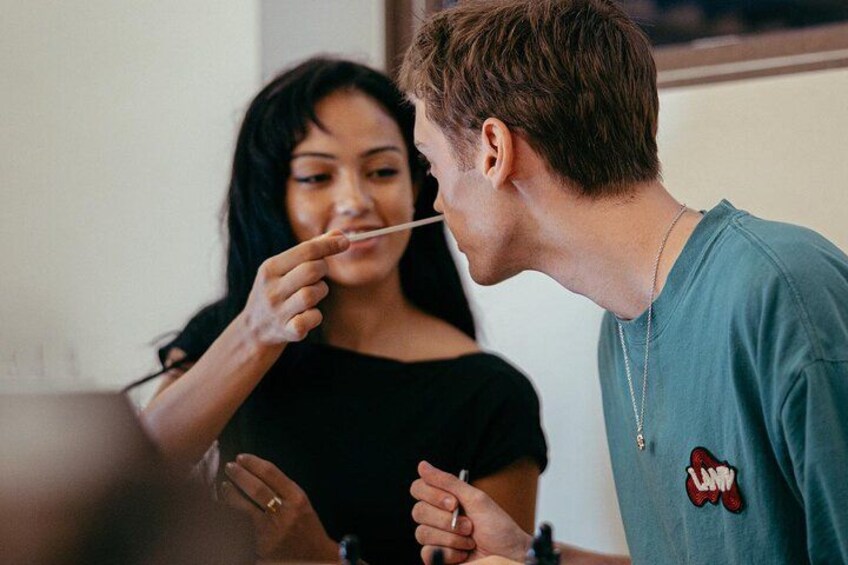 You can freely chat and create your own unique fragrance in a friendly, relaxed atmosphere. 1
