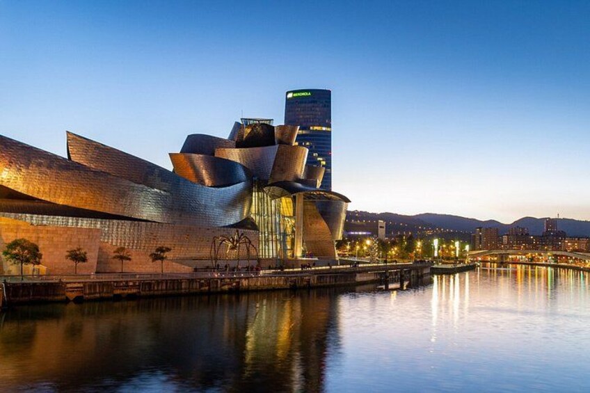 TOP Bilbao : Private guided tour with your mobile 3