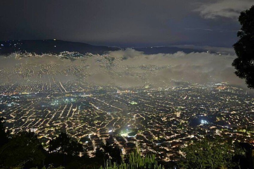 El Picacho Viewpoint : Medellin Skyline Experience 1