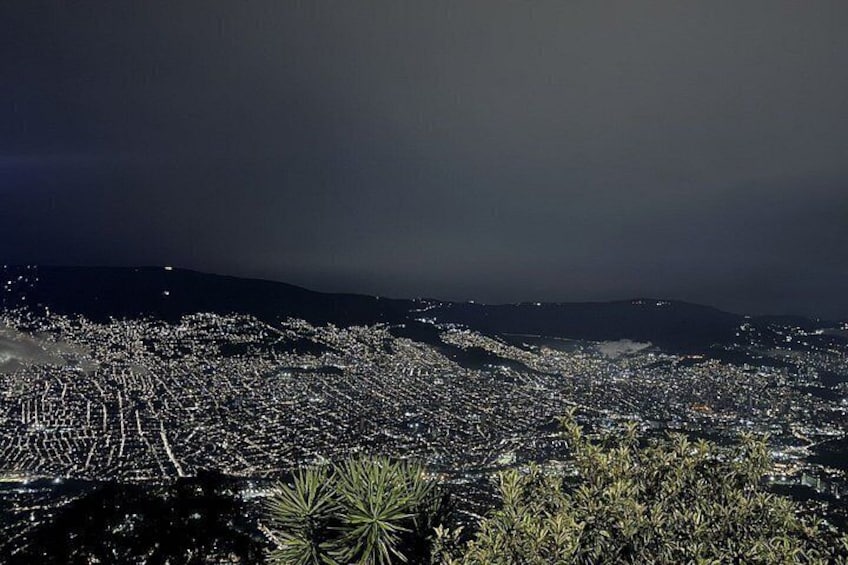 El Picacho Viewpoint : Medellin Skyline Experience 5