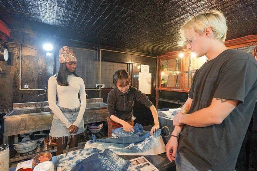 Mt. Fuji Ukiyo-e Japan Blue Indigo Dyeing Experience 2