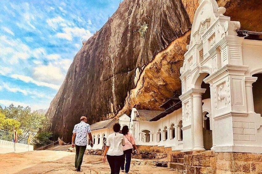 8 Days Private Tour of Sri Lanka from Colombo 4