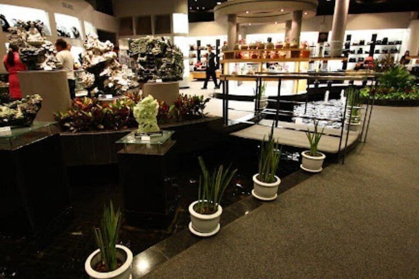 Gems Gallery Pattaya with Round Trip Hotel Transfers 3