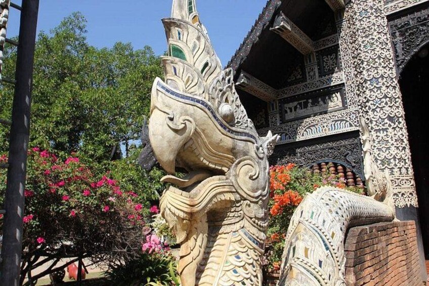 Chiang Mai Old City Walking Tour Temples with Lanna Stories 4