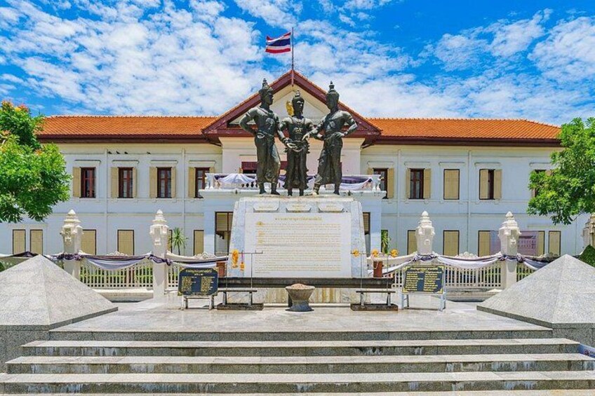 Chiang Mai Old City Walking Tour Temples with Lanna Stories 1