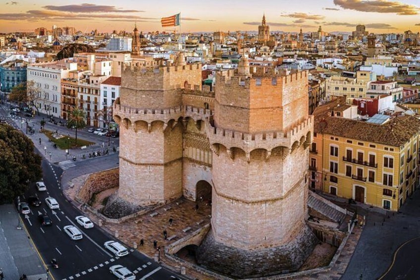 TOP Valencia : Private guided tour with your mobile 4