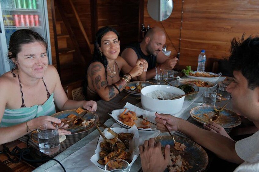 New Komodo Scuba Diving Liveaboard Underwater Photo Incl 5