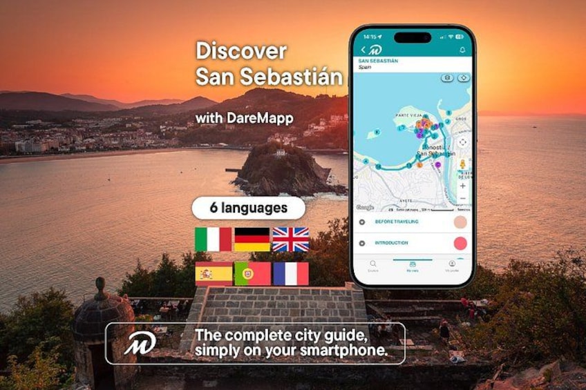 Een smartphone toont een kaart van San Sebastián voor een zonsondergang. 1