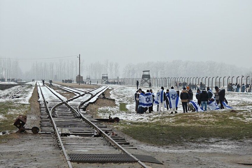Auschwitz & Birkenau Small-Group Guided Tour with Hotel Pick-Up 3