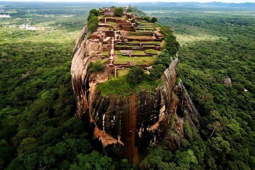 From Kandy: Minneriya Wildlife Safari and Heritage Day Tour 2