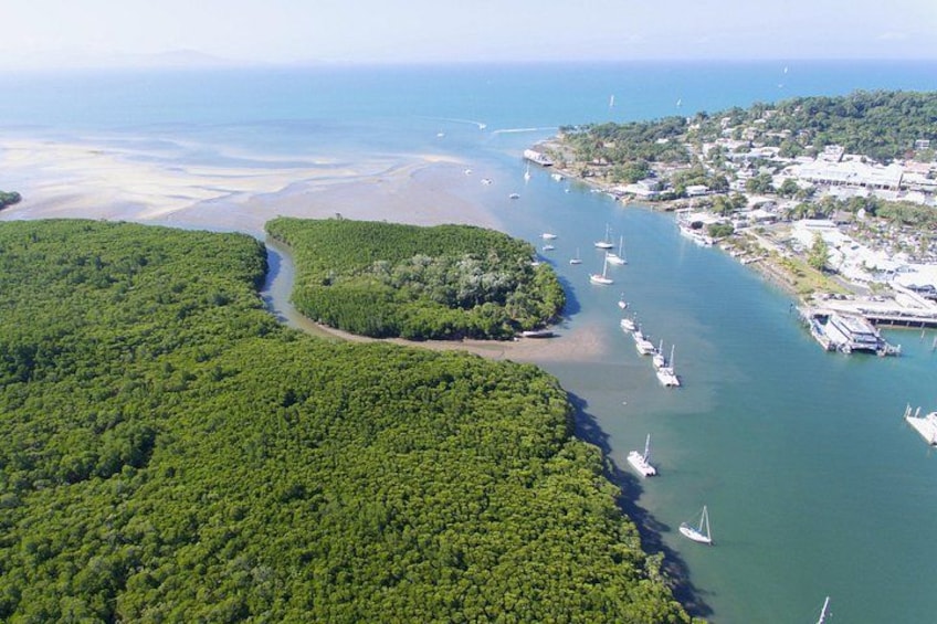 Private Shore Tour: Seafood Sail Cruise Port Douglas 1