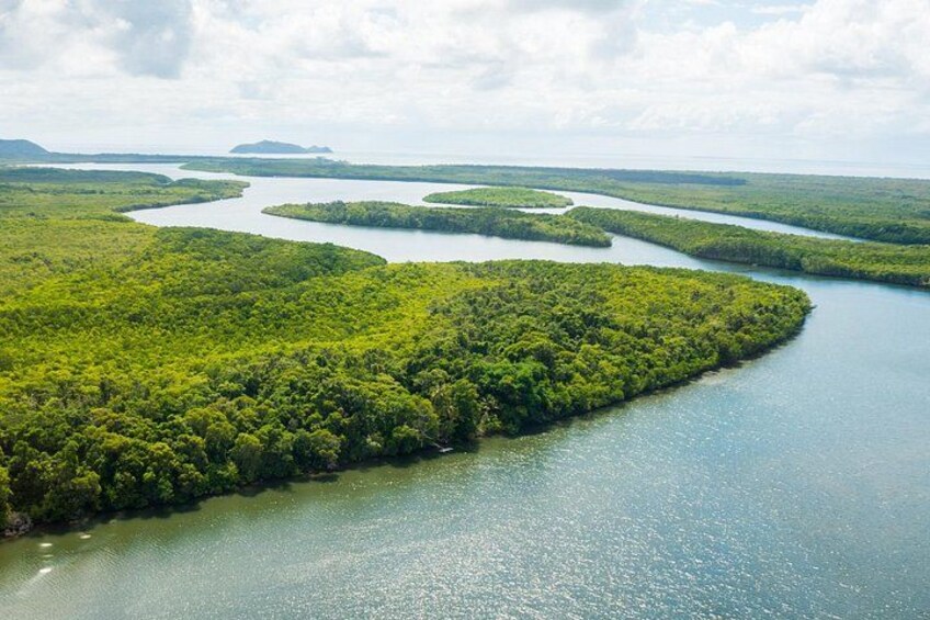 Private Shore Tour: Seafood Sail Cruise Port Douglas 4