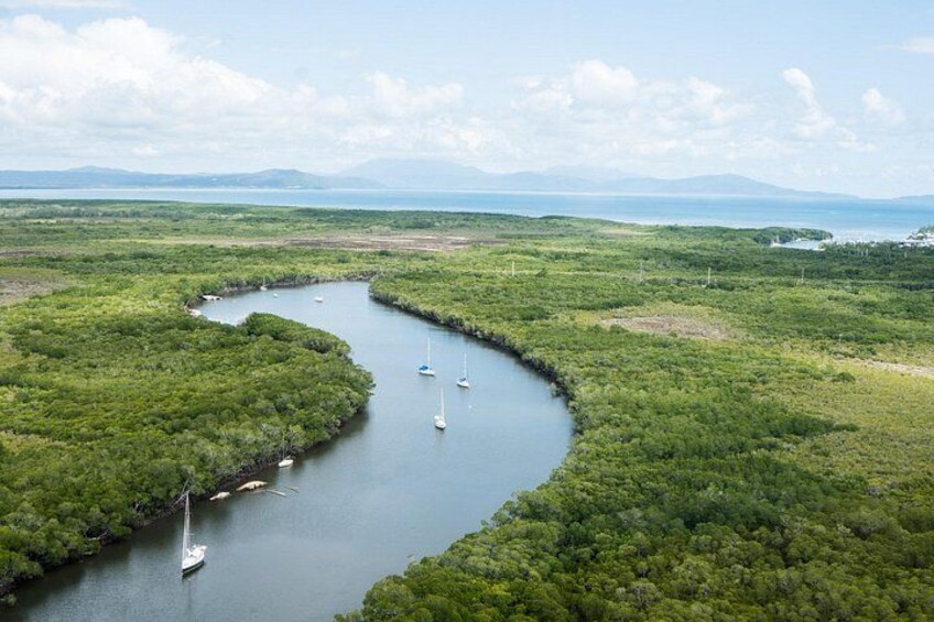 Private Shore Tour: Seafood Sail Cruise Port Douglas 2