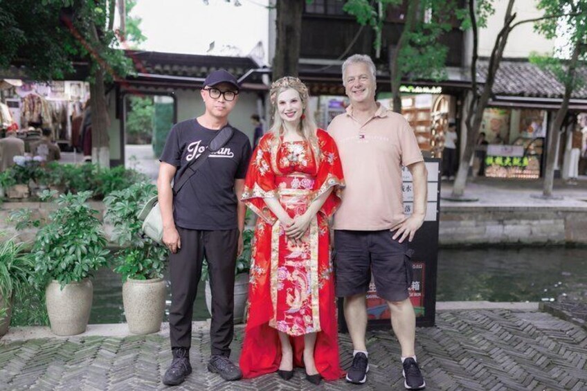 Shanghai: Zhujiajiao Water Town tour with Hanfu Photos(Optional) 3