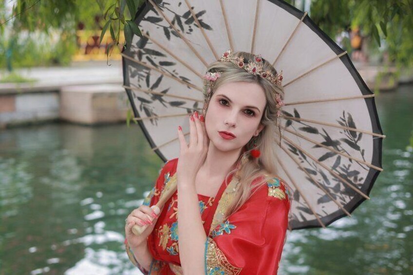 Shanghai: Zhujiajiao Water Town tour with Hanfu Photos(Optional) 5